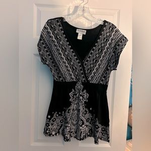 NorthStyle black embroidered short sleeved shirt size Medium